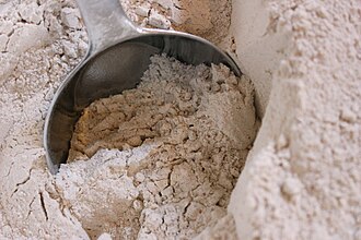 Wheat flour, whole-grain (Includes foods for USDA's Food Distribution Program)