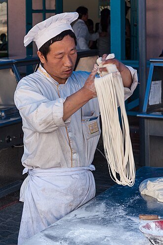 Noodles, egg, unenriched, cooked, without added salt