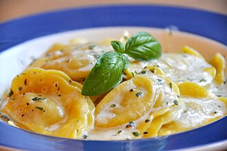 Restaurant, Italian, cheese ravioli with marinara sauce