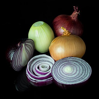 Onions, cooked, boiled, drained, without salt