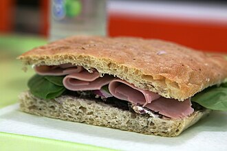 Ham sandwich on wheat