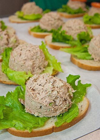 Tuna salad sandwich on wheat