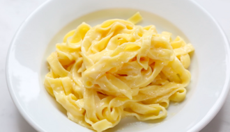 Pasta with cream sauce, home recipe