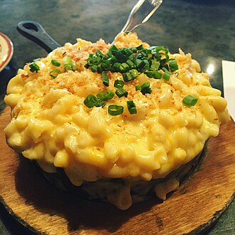 Macaroni or noodles, creamed, with cheese