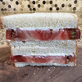 Tomato sandwich on white