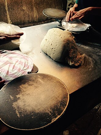 Corn flour, masa harina, white or yellow, dry, raw